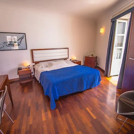 Royal Maniace Hotel-3