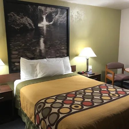Super 8 By Wyndham Salem-2