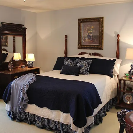 Caroline'S Bed And Breakfast-3