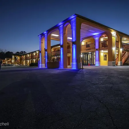 Days Inn By Wyndham Opelika-3