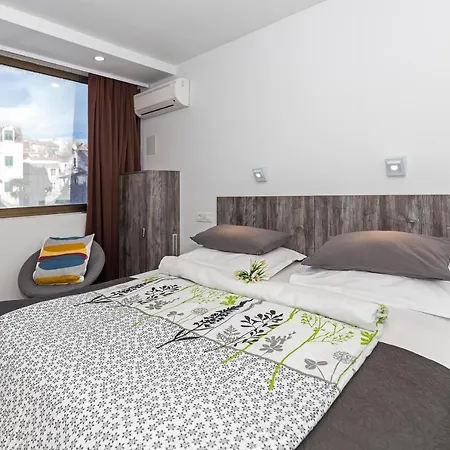 Apinelo Tower Rooms-2