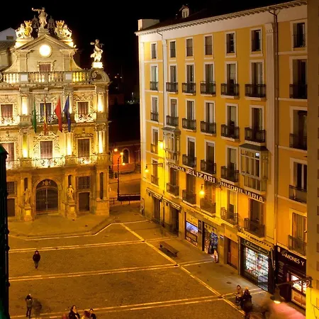 Hotel Pompaelo Plaza Del Ayuntamiento & Spa-3