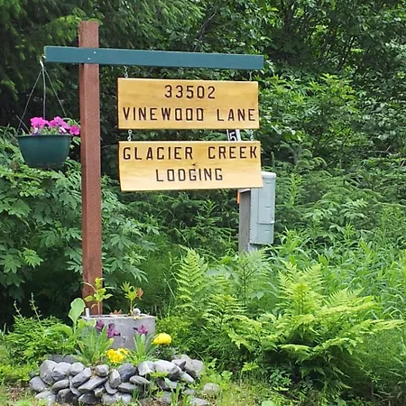 Glacier Creek Lodging-3