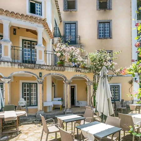 Lawrences Hotel-2