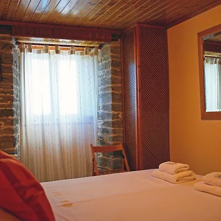 Aqua Rooms Sarria-3