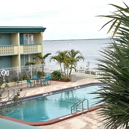 Punta Gorda Waterfront Hotel & Suites-3