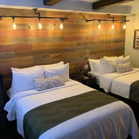 Cedar Stables Inn & Suites-2