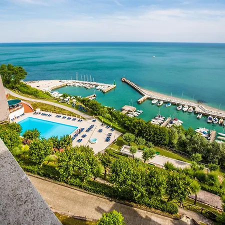 Albergo Capo Est-3