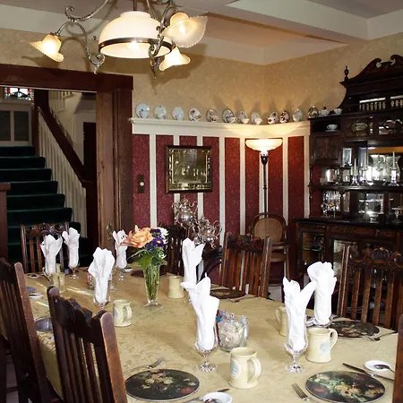 The Jabberwock Bed & Breakfast-3
