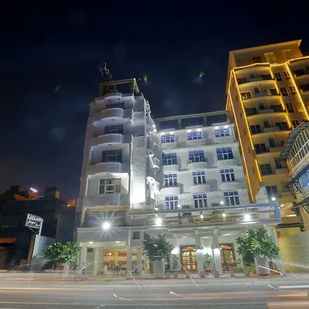 Lazaani Hotel Colombo-3