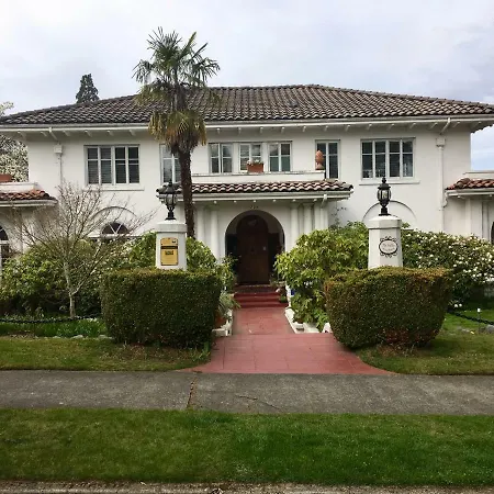 The Villa Bed & Breakfast (Adults Only)-3