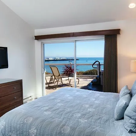 Sea & Sand Inn-3