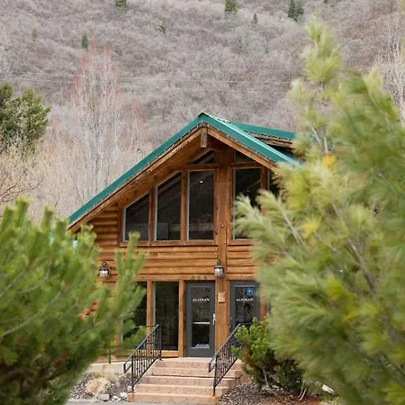 Alaskan Inn And Spa-3