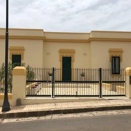Villa Cesarea Dimora di Charme-3