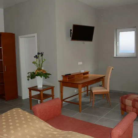 Alpina Home-3