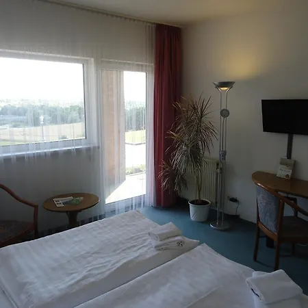 GreenLine Hotel Hellfeld-2