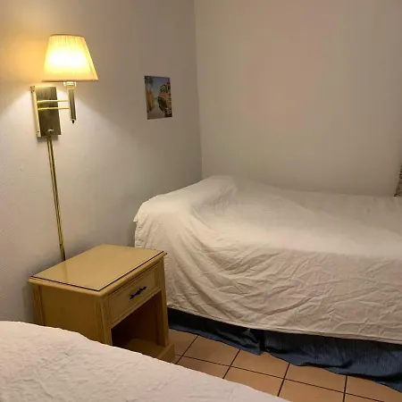 Sunshine Motel-3