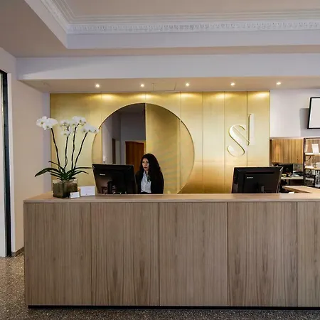 Starlight Suiten Hotel Renngasse-2