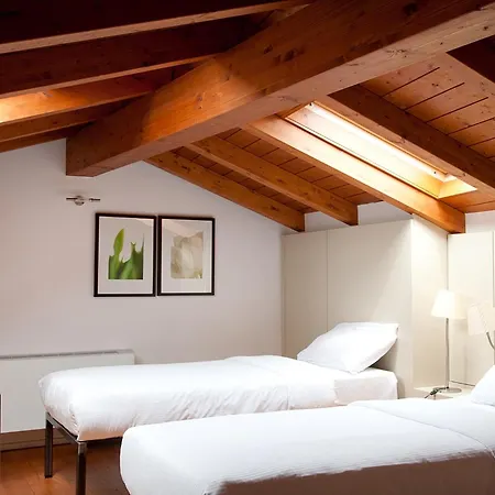 Nenè-Il Vicolo Apartments&Rooms-2