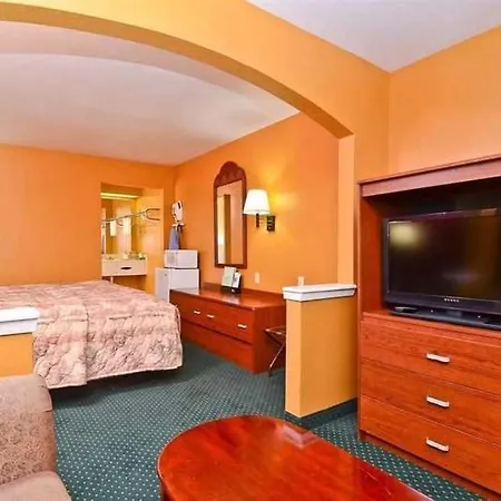 Pine Point Inn & Suites-3