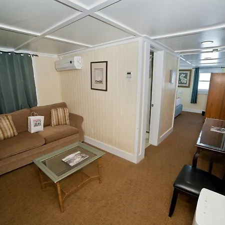 Georgianne Inn & Suites Check In 212 Butler Ave-2