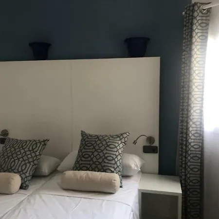 Modern Hostal-2