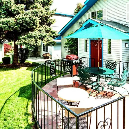 Turning Leaf Townhome Suites-3