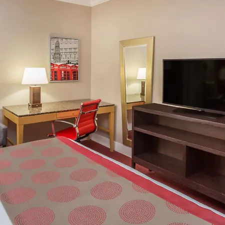 Ramada By Wyndham Miami Springs/Miami International Airport-2