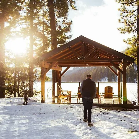 The Suttle Lodge & Boathouse-3