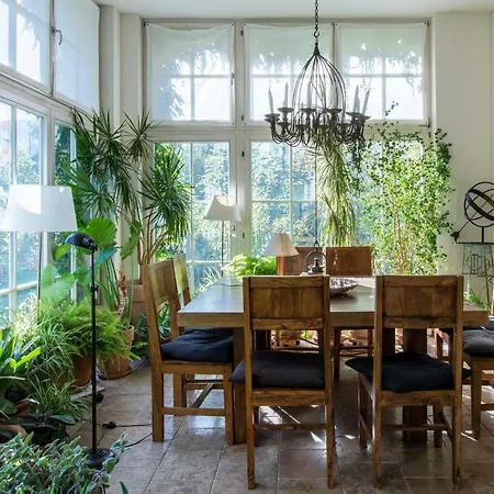 Embassy Row Bnb-3