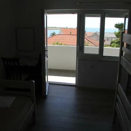 Novalja Inn 2-3