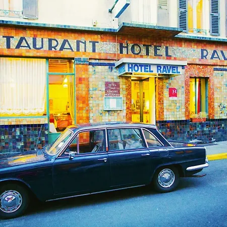 The Old Hotel Ravel Centre-2