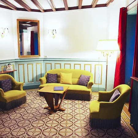 The Old Hotel Ravel Centre-3