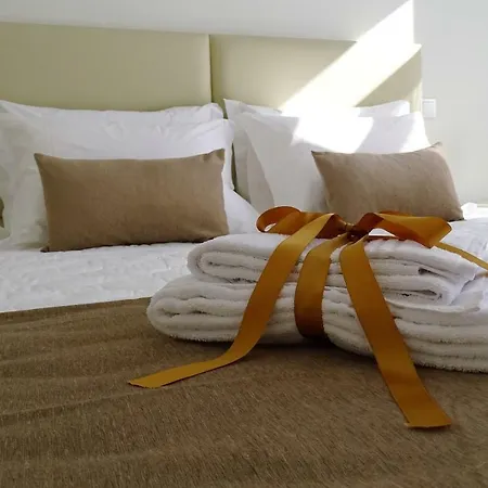 Bowen, Luxury Suites-2