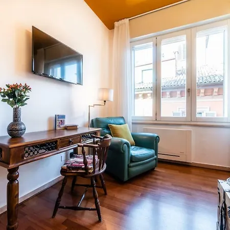 Biblio Rooms Guesthouse-2