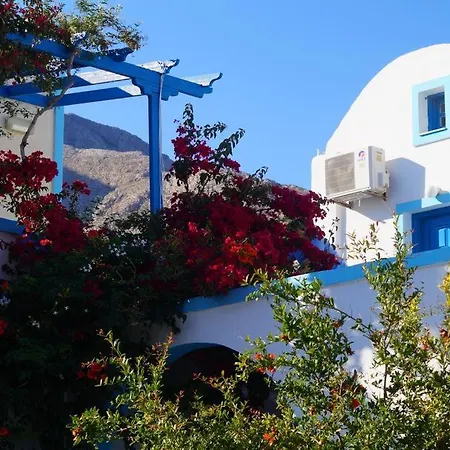 Anna Maria Rooms Santorini-2