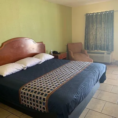 Texas Inn Beaumont-3