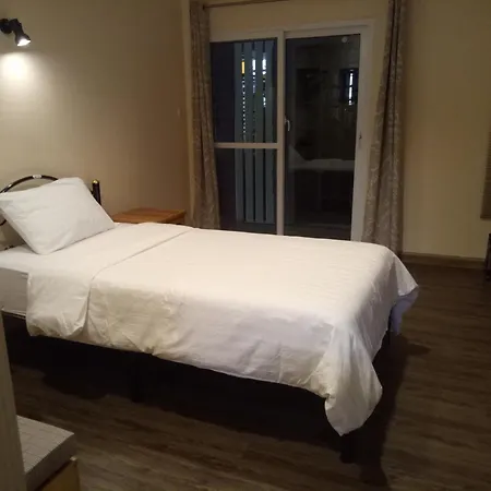 Little Guest House Hotel-3