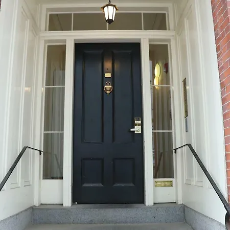 Charming & Stylish Studio On Beacon Hill #8-2