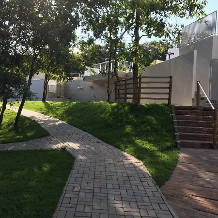Park Veredas, Rio Quente , com vista para a montanha-3