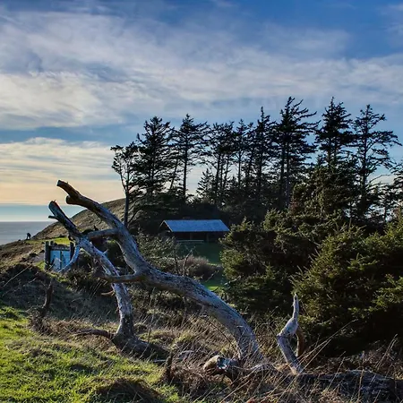 Beaches Inn | Puffins Place Cabana-2