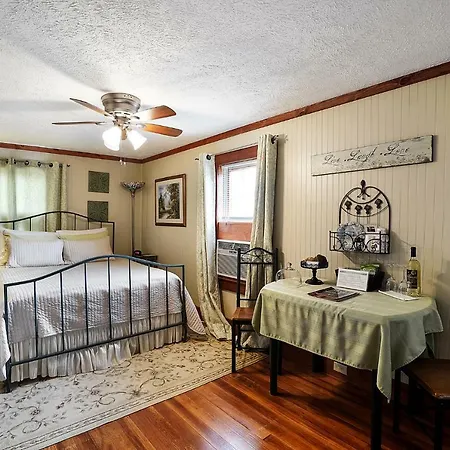 Hocking Hills Inn-2
