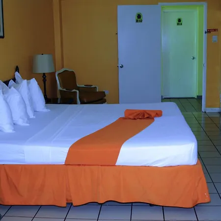 Pineapple Court Hotel-3