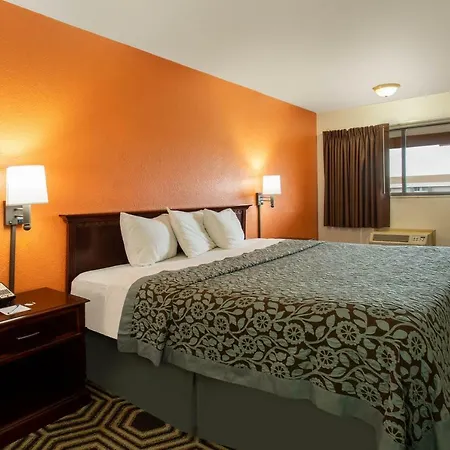Travelodge By Wyndham South Holland-3