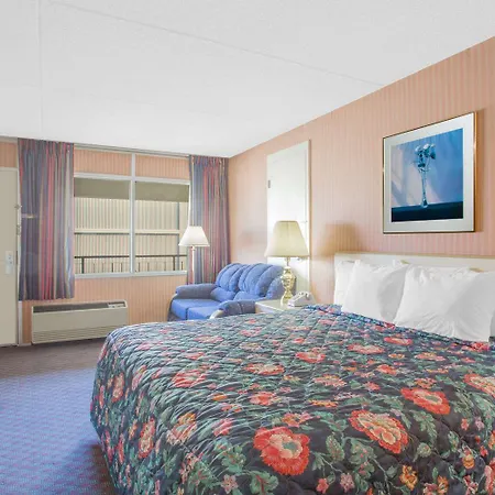 Days Inn By Wyndham Florence Downtown-3