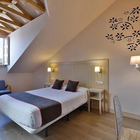 Hostal La Chata By Vivere Stays-3