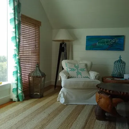 Surf Song Bed & Breakfast-3