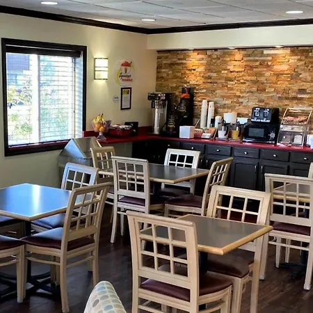 Super 8 By Wyndham Monticello-3