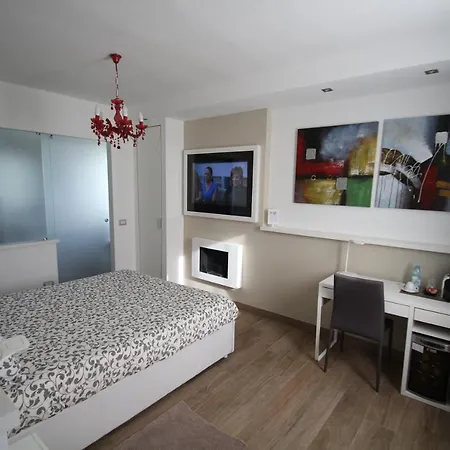 H5-5H Luxury Room-3