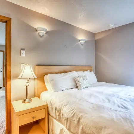 Beaches Inn | Puffins Place Cabana-3